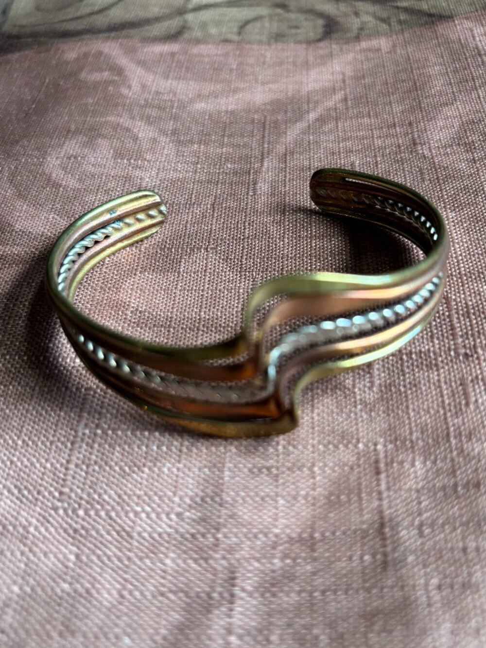Vintage Boho Wavy Multi-Strand Tri-Metal Stacking Cuff Bracelet - Picture 2 of 3
